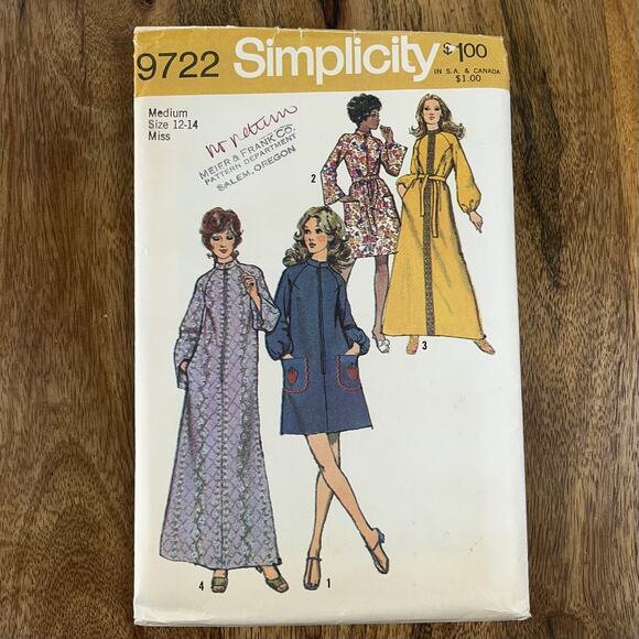 Vintage Simplicity Sewing Pattern 9722 Size 12-14 Robe Housecoat Dressing Gown - Picture 1 of 2